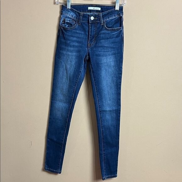 KanCan Womens Size 0/23 Mid-Rise Estilo Jeans Medium Wash Denim Style #KC11214D - Picture 1 of 4